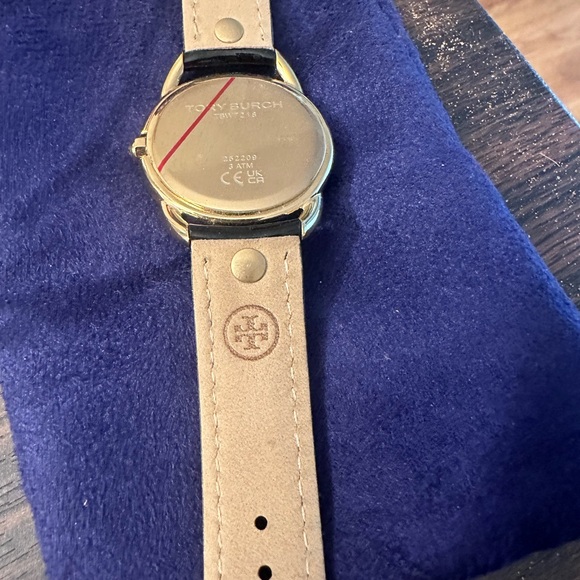 #toryburch watch - Picture 3 of 4